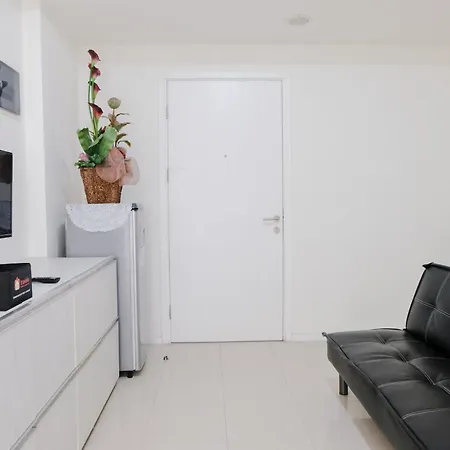 Homey 1Br Apartment With Extra Room At Parahyangan Residence By Travelio